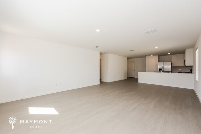 Photo - 1047 Neyland Dr