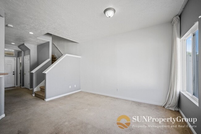 1574 Calais Ct