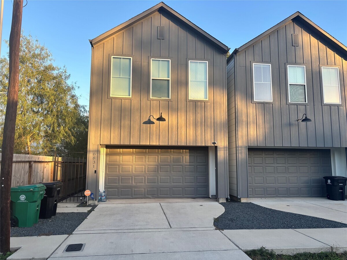 Photo - 6831 Paris St