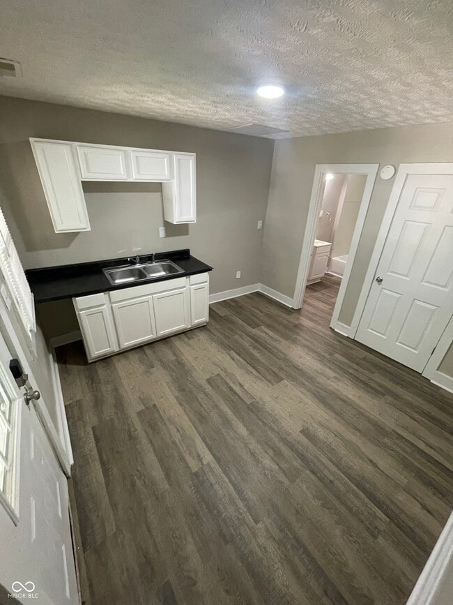 Photo - 2932 N Dearborn St Unit A