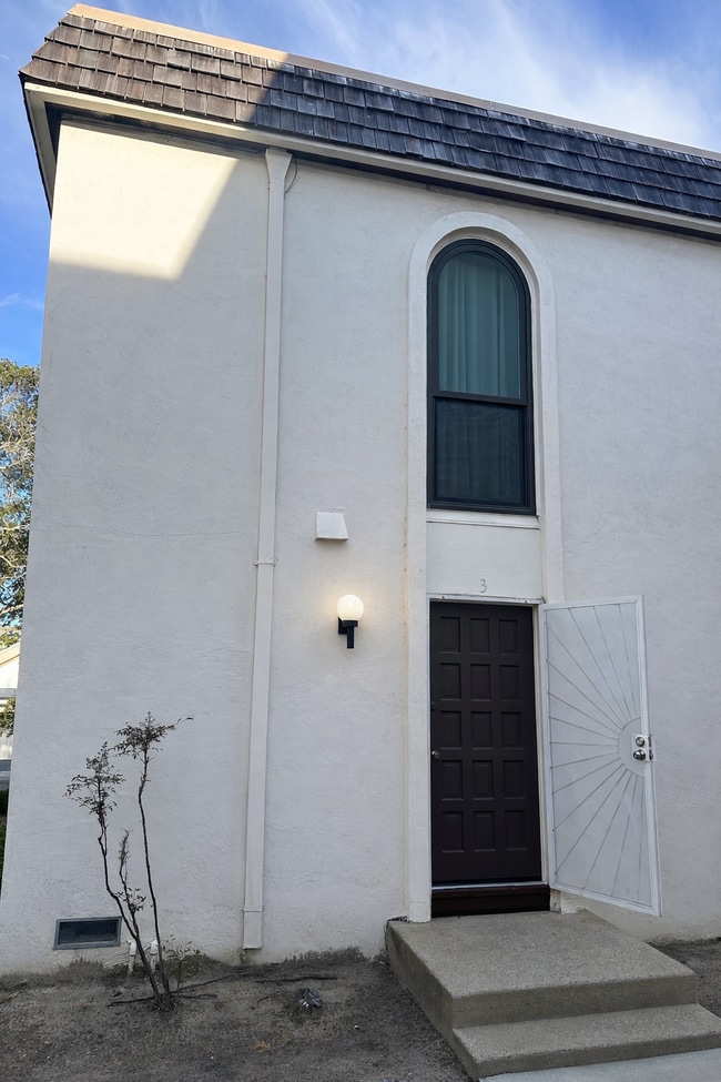 Building Photo - 1120 McClellan Ave Unit Apt 3