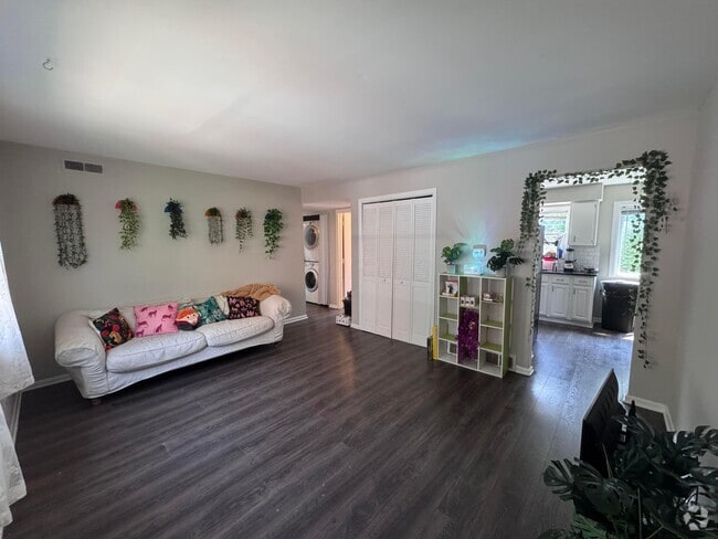 Building Photo - 1170 Bryden Rd Unit D Rental