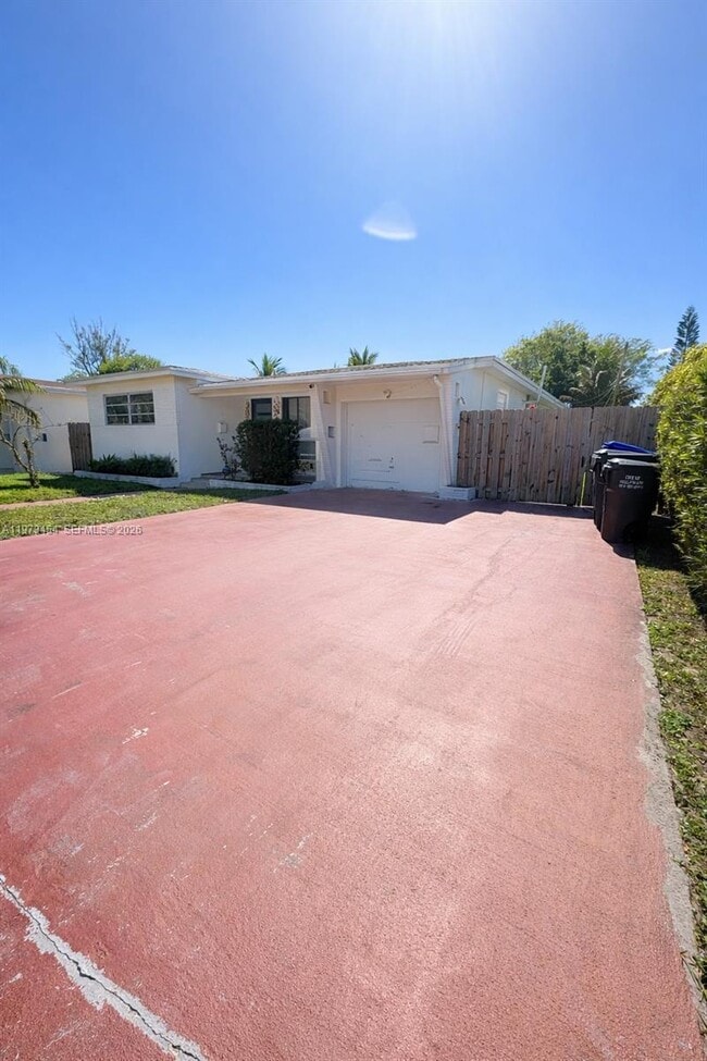 Photo - 2632 Madison St