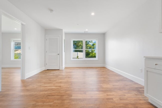 Photo - 21 Paul Francis Way Unidad 21