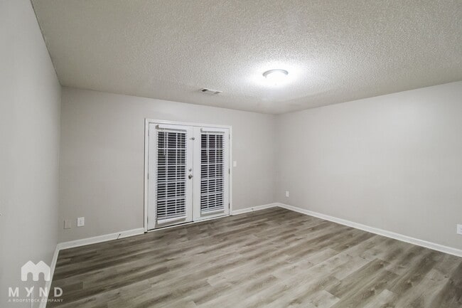 Photo - 5838 Waggoner Ct