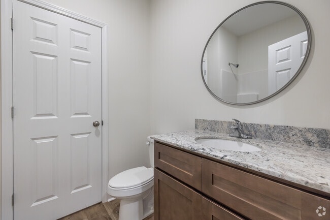 1BR, 1BA - 700SF - Bathroom