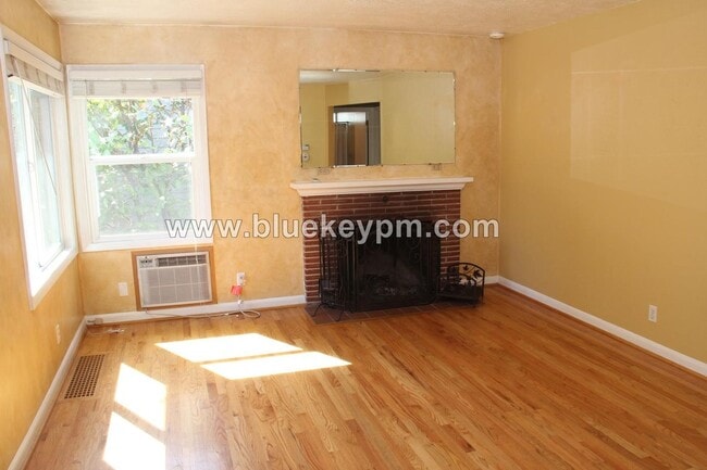 Photo - 2 Bed, 1 Bath Home Near Park Rose City Gol...