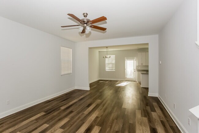 Photo - 519 Granby Cir