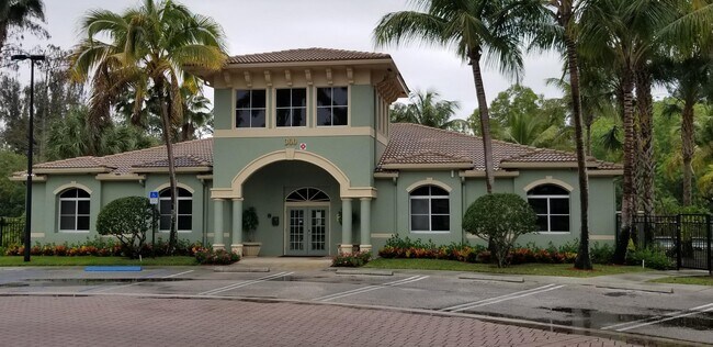 350 Crestwood Cir Unit 201