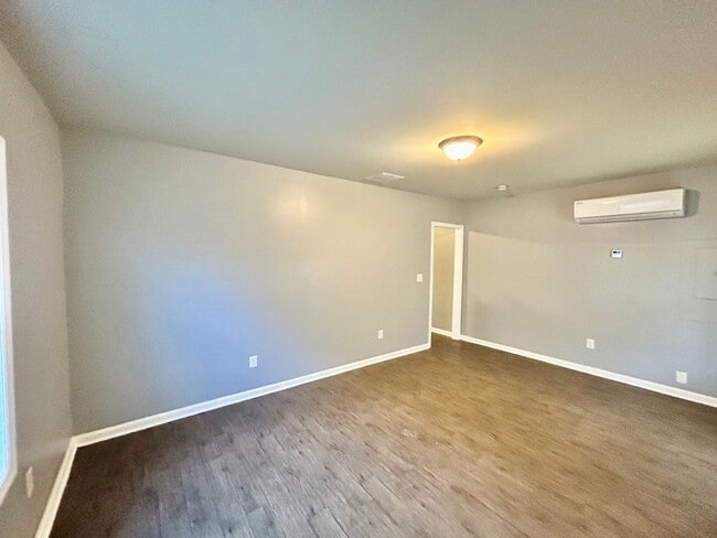 Photo - 1 Bedroom House Downtown!