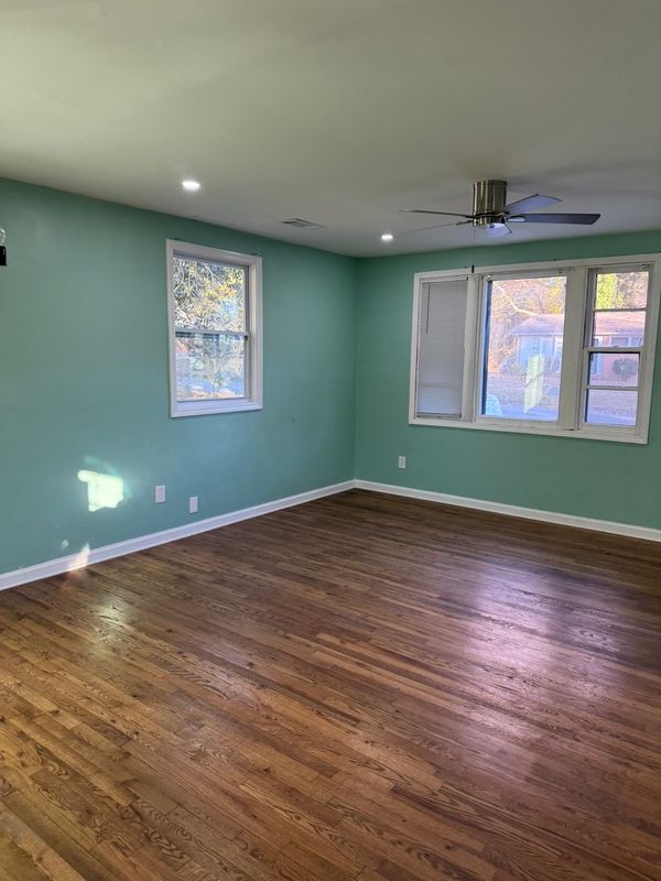 Photo - 331 Simca St SE
