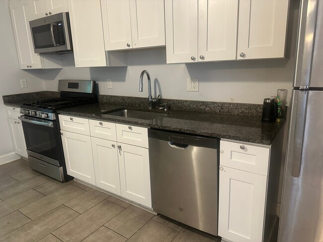 Building Photo - 308 Sherman St Rental