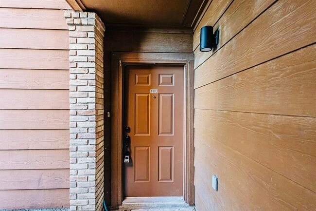 Building Photo - 1752 Tiara Trail Unit 1003-J