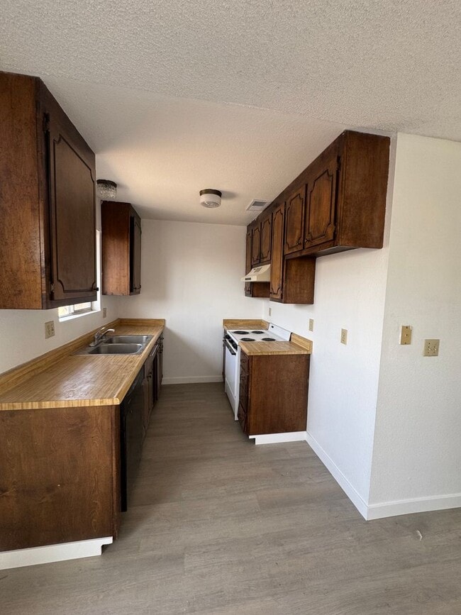 Photo - 5574 Mountain View Dr Unit 01