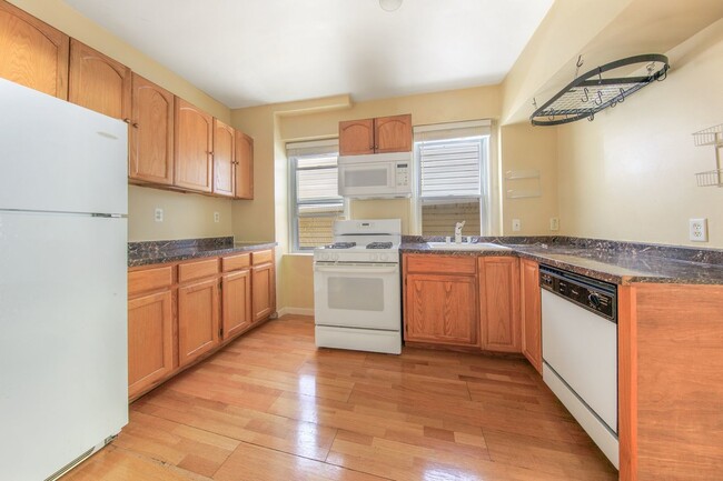 Photo - 2527 N Ashland Ave Unit 1