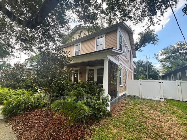 Photo - 211 E Adalee St