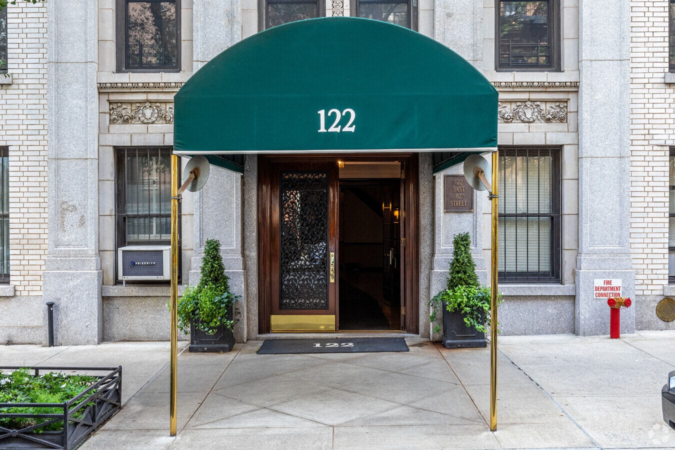 Photo - 122 E 82nd St