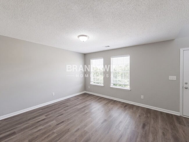 Photo - 3075 Pebble Creek Ln