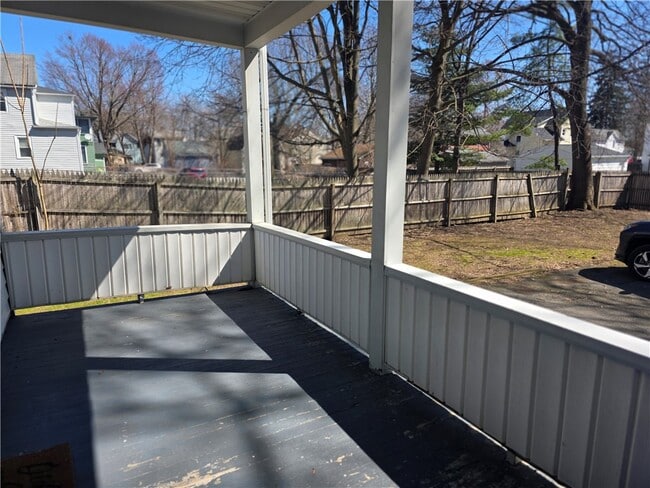 Photo - 715 W Water St