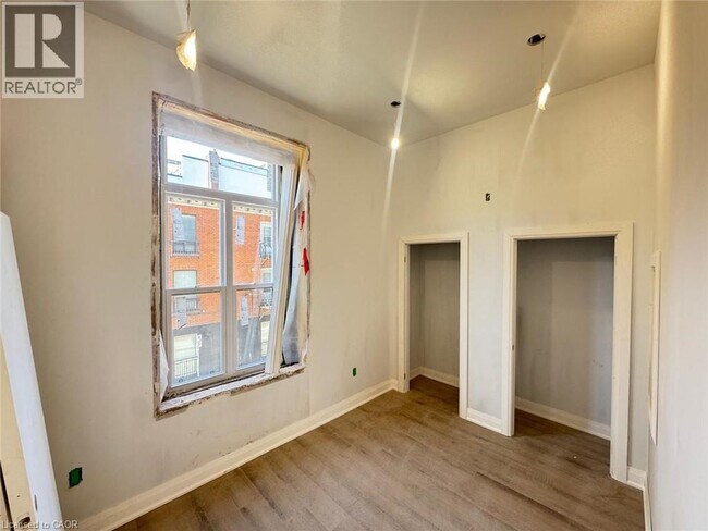 Photo - 208 King St E Unit 1