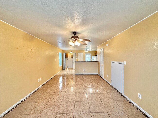 Photo - (S) 214 Janelle Unidad 214 A Janelle Drive