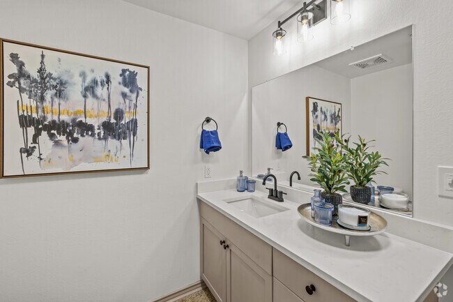 2BR, 2BA - 860SF - Second Bathroom