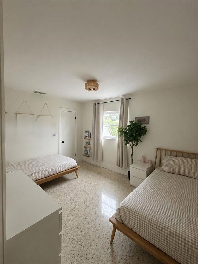 Photo - 5450 SW 55th Ave