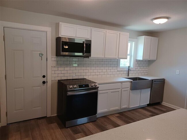 Photo - 1801 Sayle St