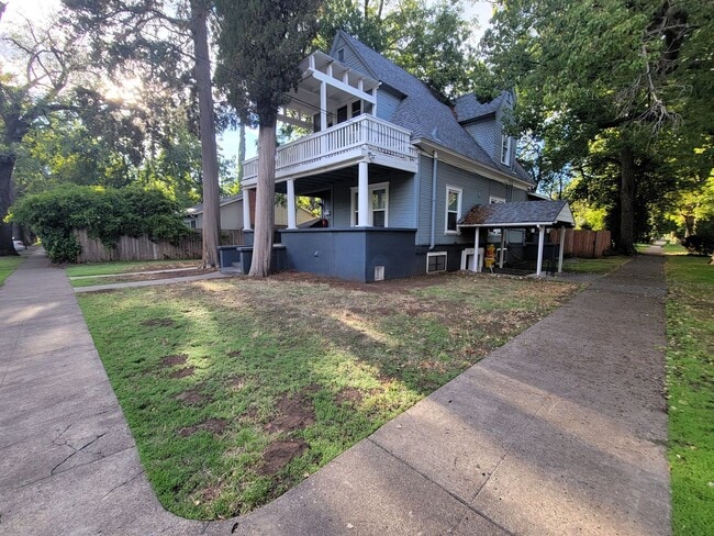 Photo - Apartment for Rent in Chico! 2 Bedroom 1 Bathroom + Bonus Room Unidad #1