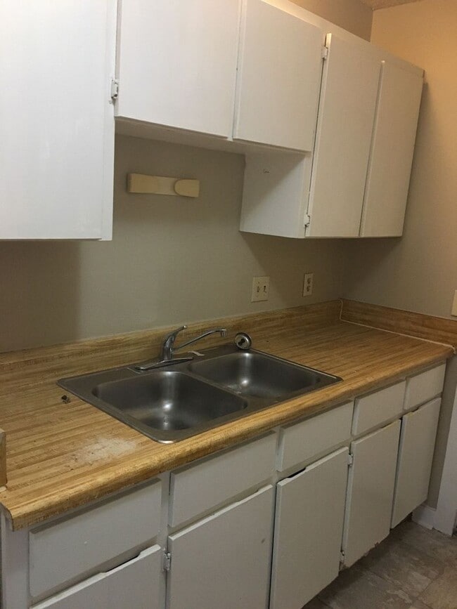 Photo - 619/621 E 13th St Unit 619 E 13th St