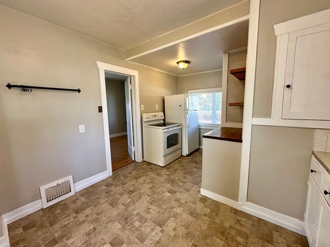 Photo - Ideally Located and Updated 3 Bed 1 Bath Spokane Home w/ Large Detached Garage/Shop Near Garland ...