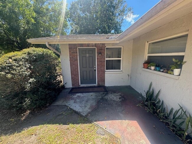 Building Photo - 3194 Green Acres Ave