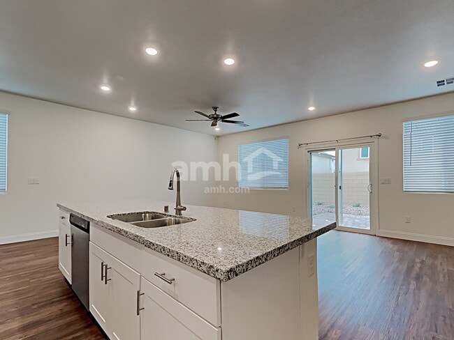 Photo - 330 Timber Kate Pl