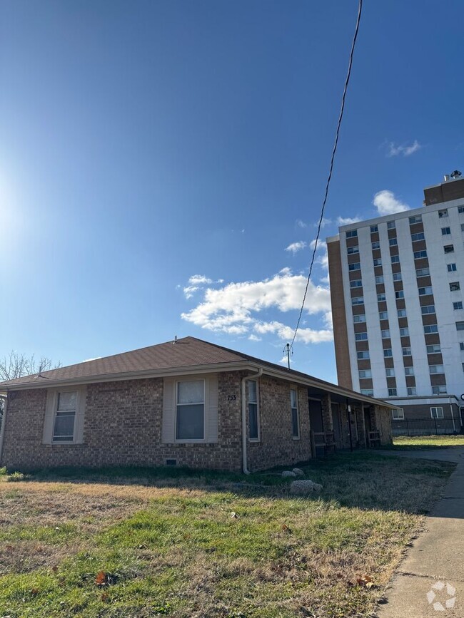 Building Photo - 753 S Campbell Ave Unit B Rental