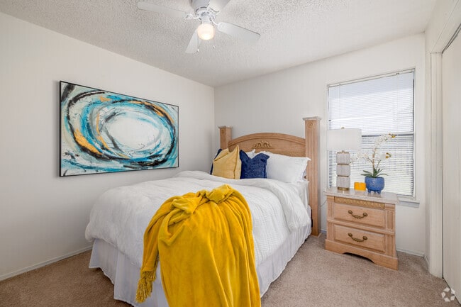 2BR, 1BA - 700SF - Second Bedroom