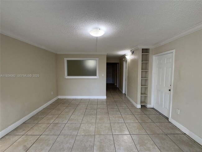 Building Photo - 6930 Miami Gardens Dr Unit 1-307