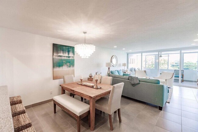 Photo - 1125 W Peppertree Dr Unit 407