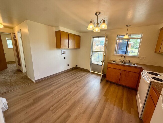 Photo - 1609-1611 Lashley Street Apartment Unit 1611