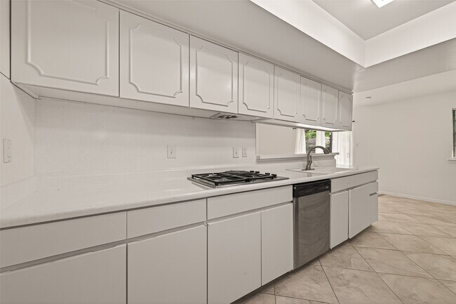 Photo - 5523 Kuldell Dr