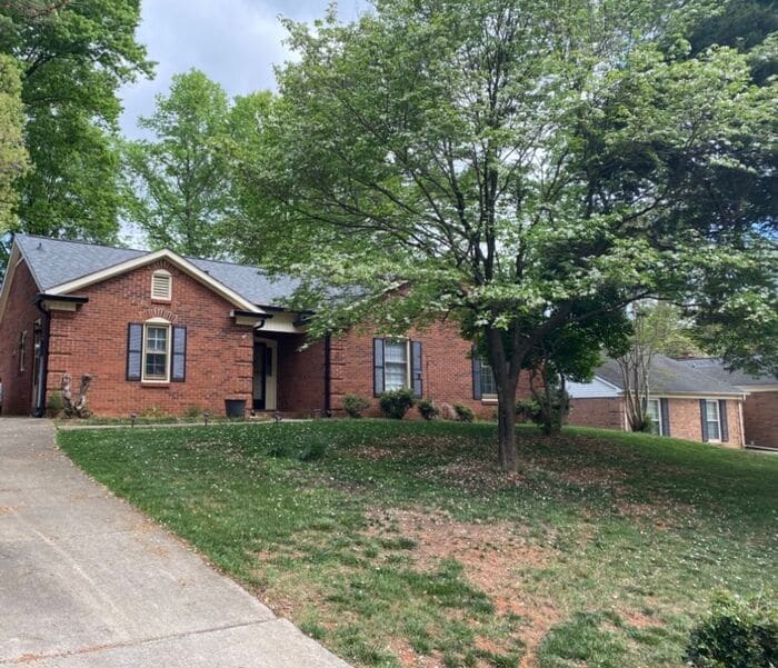 Well-Maintained 3 Bed Home with Private Yard in Sought-After Area - Well-Maintained 3 Bed Home with Private Yard in Sought-After Area