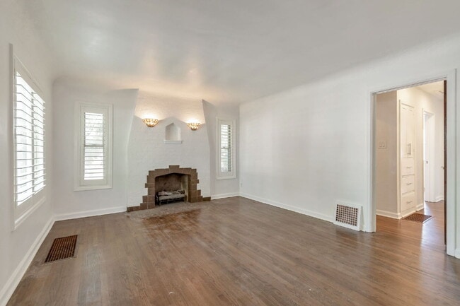 Photo - AVAILABLE NOW - Charming Sugar House Bungalow