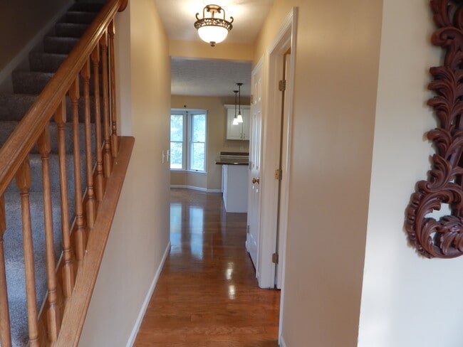 Photo - 20 Lexington Ct