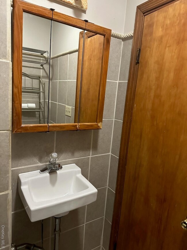 Photo - 180 N Clinton St