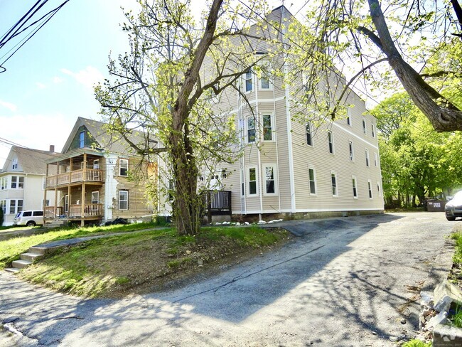 Building Photo - 280 Park Ave Unit 1N Rental