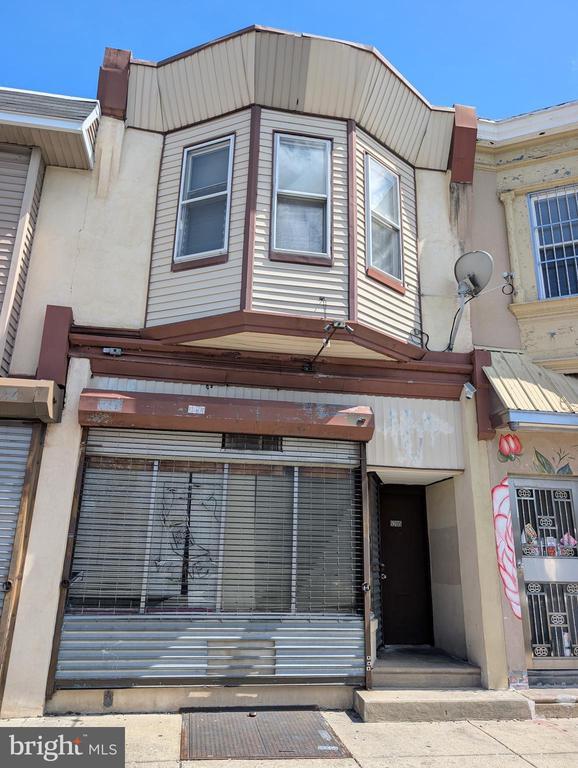 Building Photo - 5205 N 5th St Unit 2F FRONT Rental