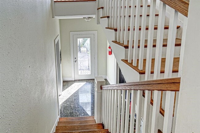 Photo - 1024 Heights Blvd Unit 4