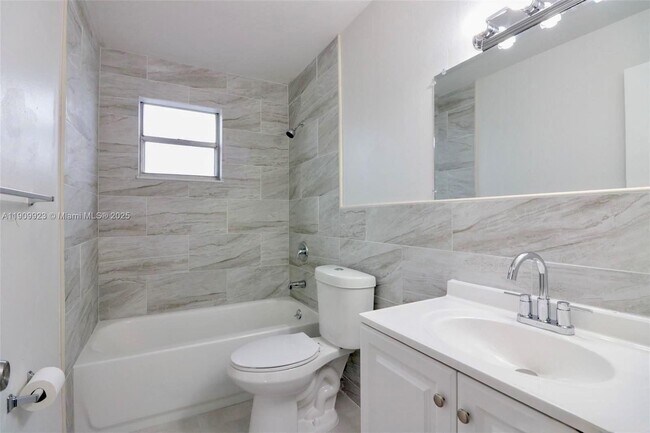 Photo - 400 NE 1st St Unit 215