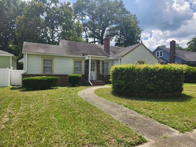 Photo - Charming 3-bedroom, 1.5-bathroom home loca...