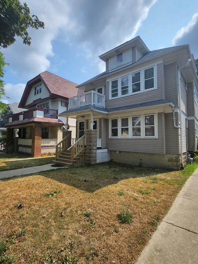 Photo - 2862 N 48th St