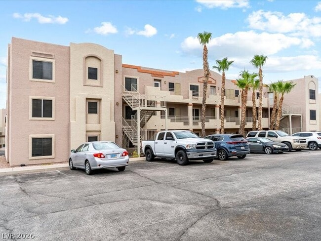 Building Photo - 2008 Mesquite Ln Unit 202